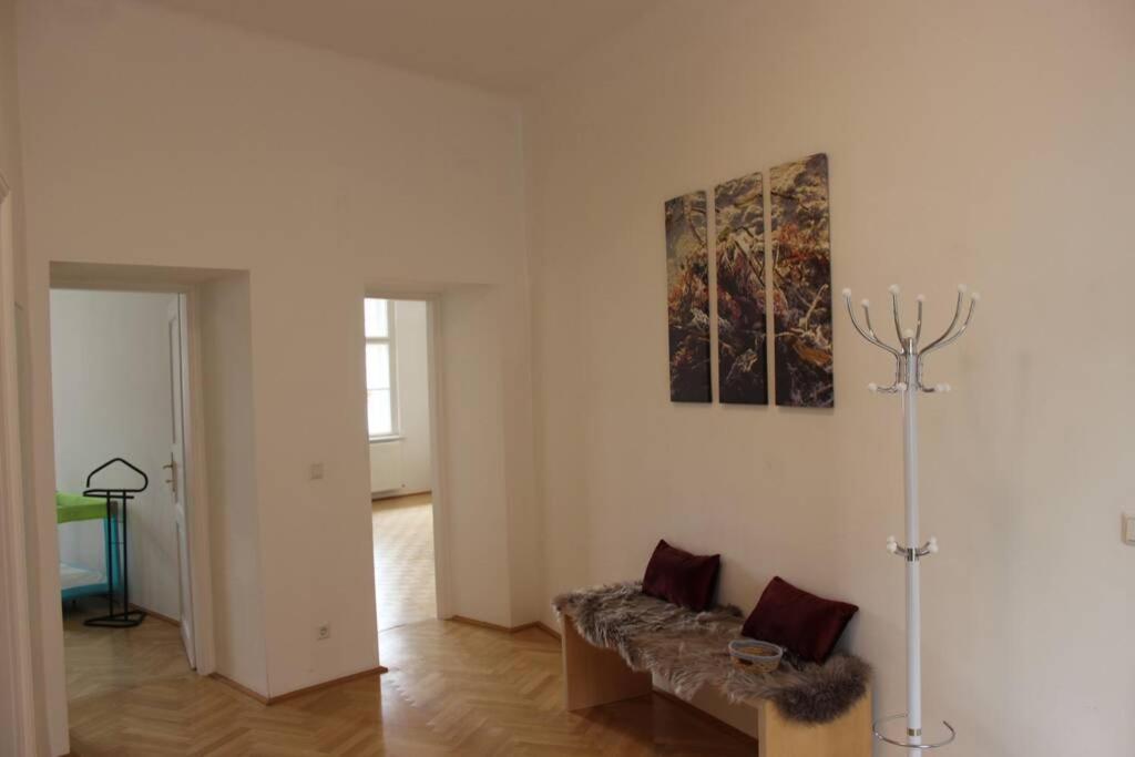 Wunderschone Altbauwohnung In Zentraler Lage Wien Exterior photo